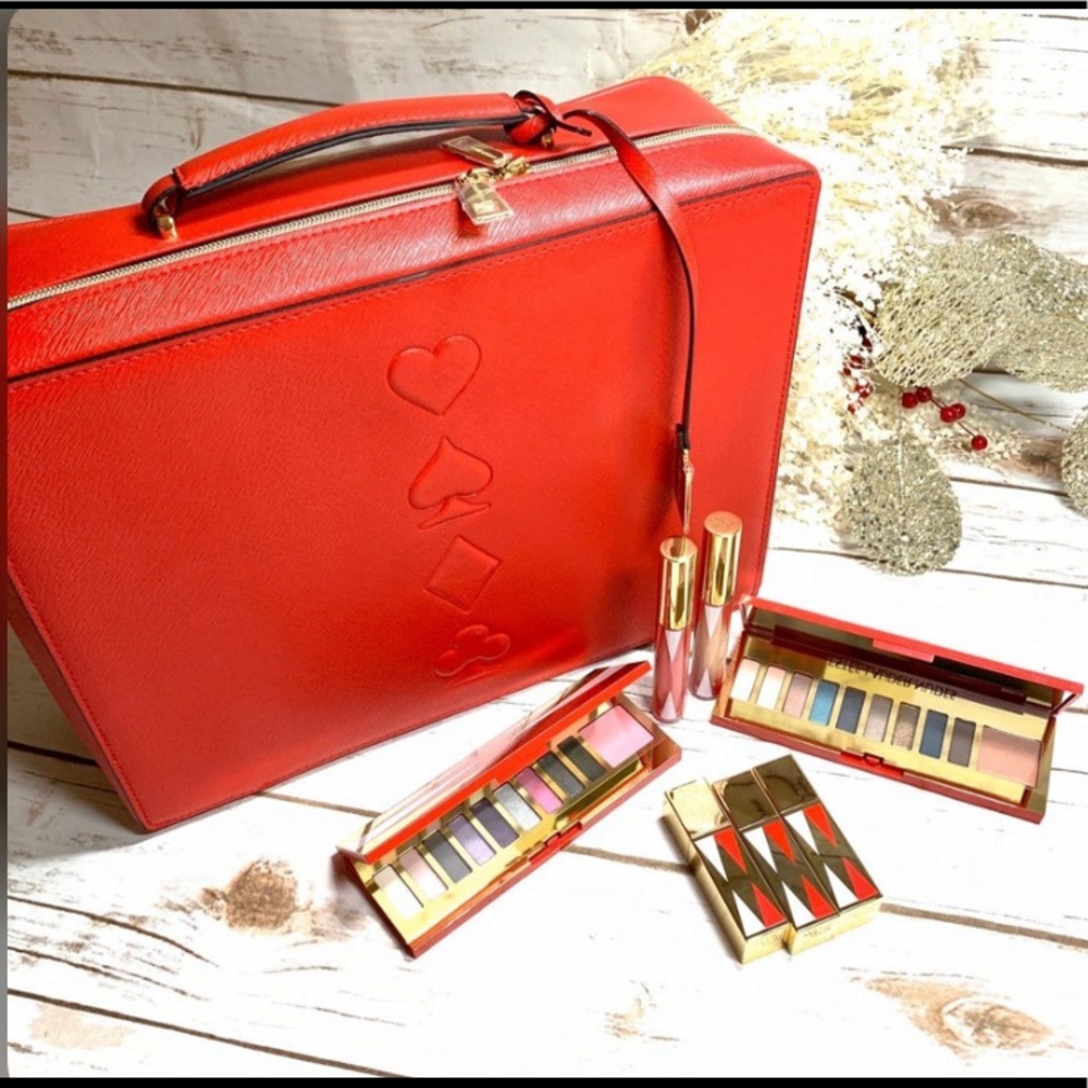 Estée Lauder makeup bag